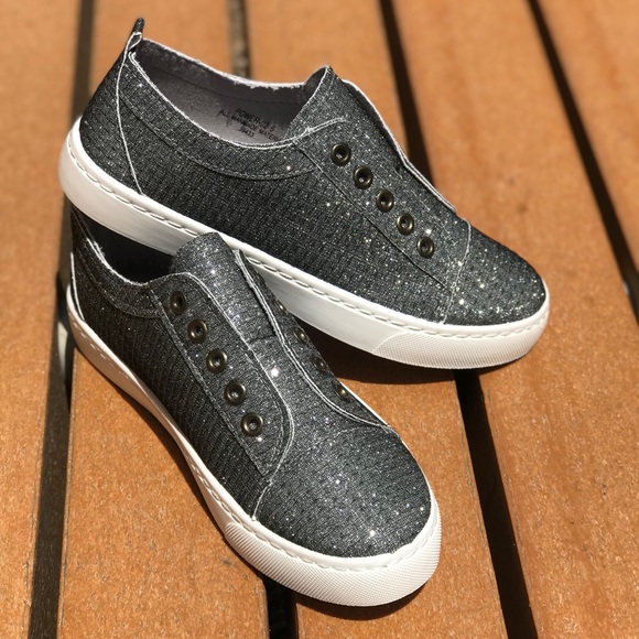 7.5 LAST PAIR - Picture 2 of 12